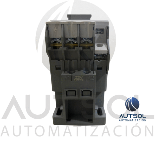 CC18SA220 (3) Contactor Trifásico Carlo Gavazzi CC18SA220 | 18A AC-3 | Bobina 220VAC | 3 Polos + 1 Auxiliar NA | Riel DIN