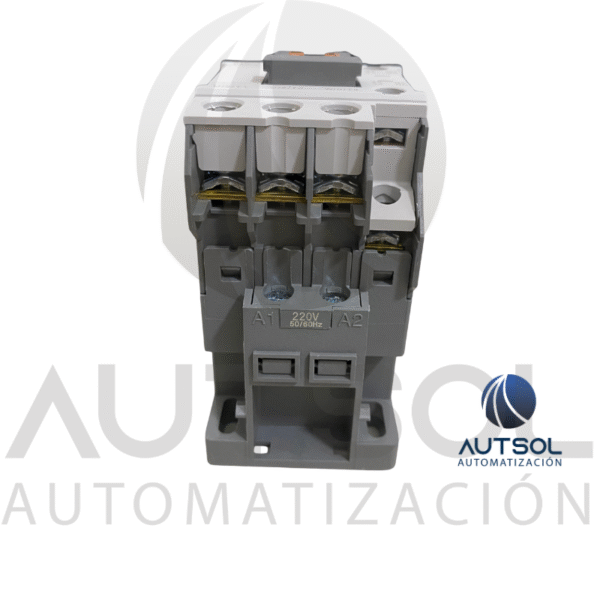 CC9SA220 (3) Contactor Trifásico Carlo Gavazzi CC9SA220 | 9A AC-3 | Bobina 220VAC | 3 Polos + 1 Auxiliar NA | Montaje Riel DIN