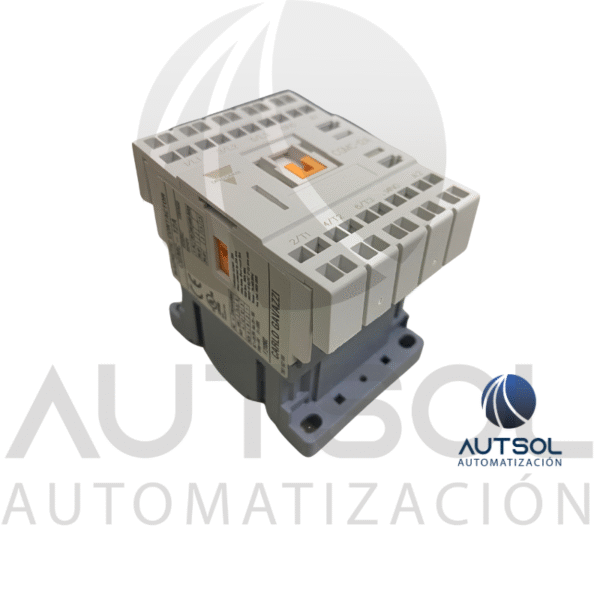 CGMC-12A-120-1A (2) Mini Contactor Trifásico Carlo Gavazzi CGMC-12A-120-1A | 12A AC-3 | Bobina 120VAC | Riel Auxiliar 1NA DIN