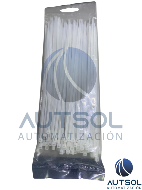 PKB25200A9 (1) Cincho / Abrazadera de Amarre para Cables Altech PKB25200A9 (Serie PKB) | Longitud 200 mm | Ancho 2.5 mm | Color Negro (Resistente a Rayos UV) | Resistencia a la Tensión 8 kg (18 lbs) | Material Nylon 6/6 Ignífugo | Paquete de 100 Piezas